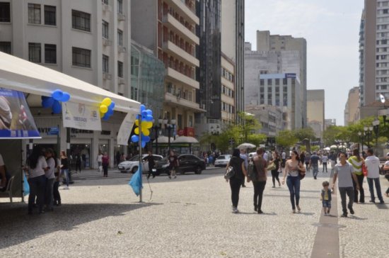 Ação da SBEM-PR e ABESO em Curitiba